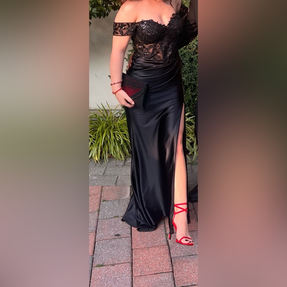 Elegant Black Satin And Lace Prom Dress